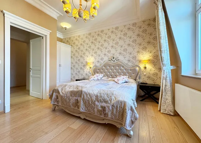 Luxury Apartment Diamond